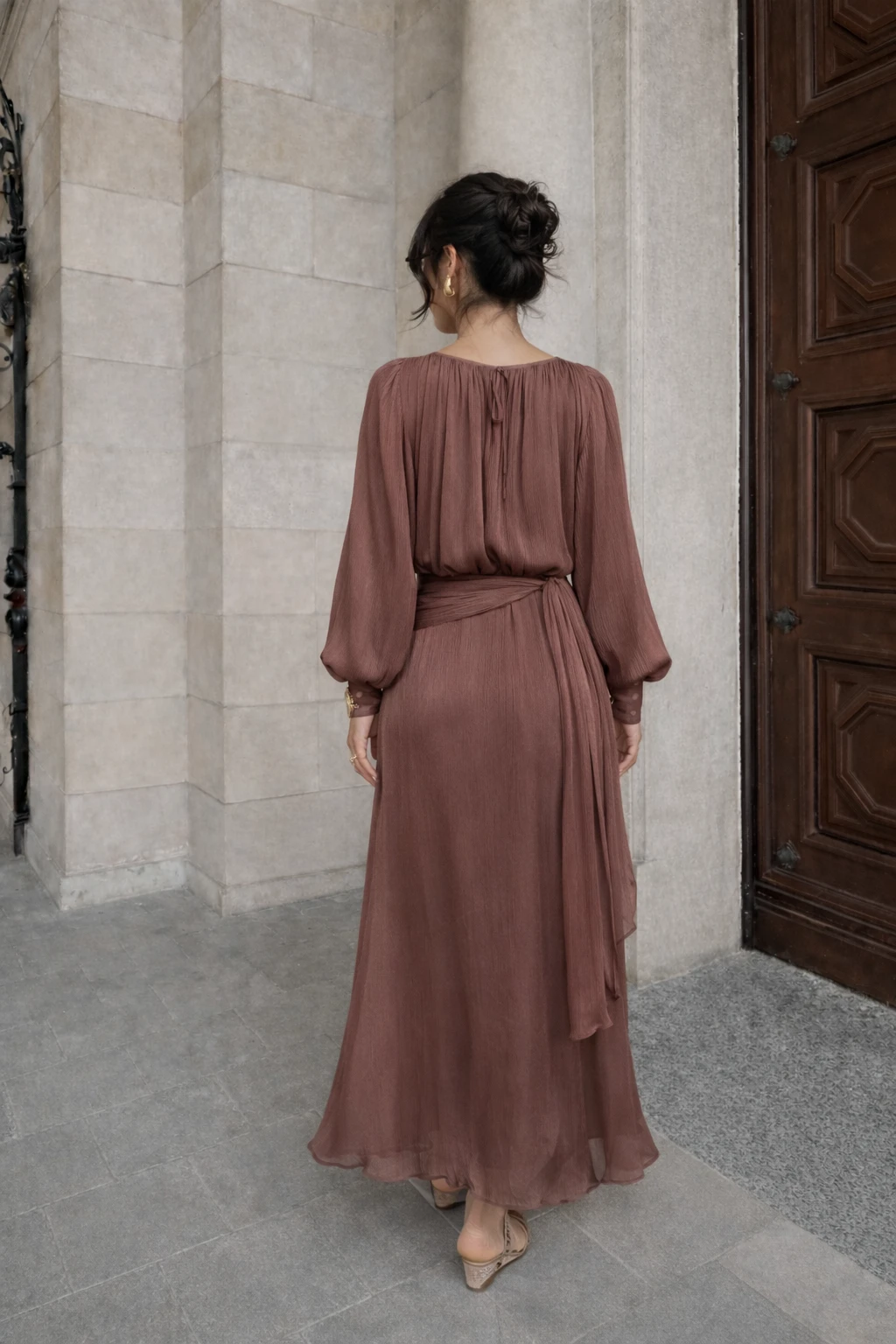 Robe longue satinée- Brun Foncé — 3