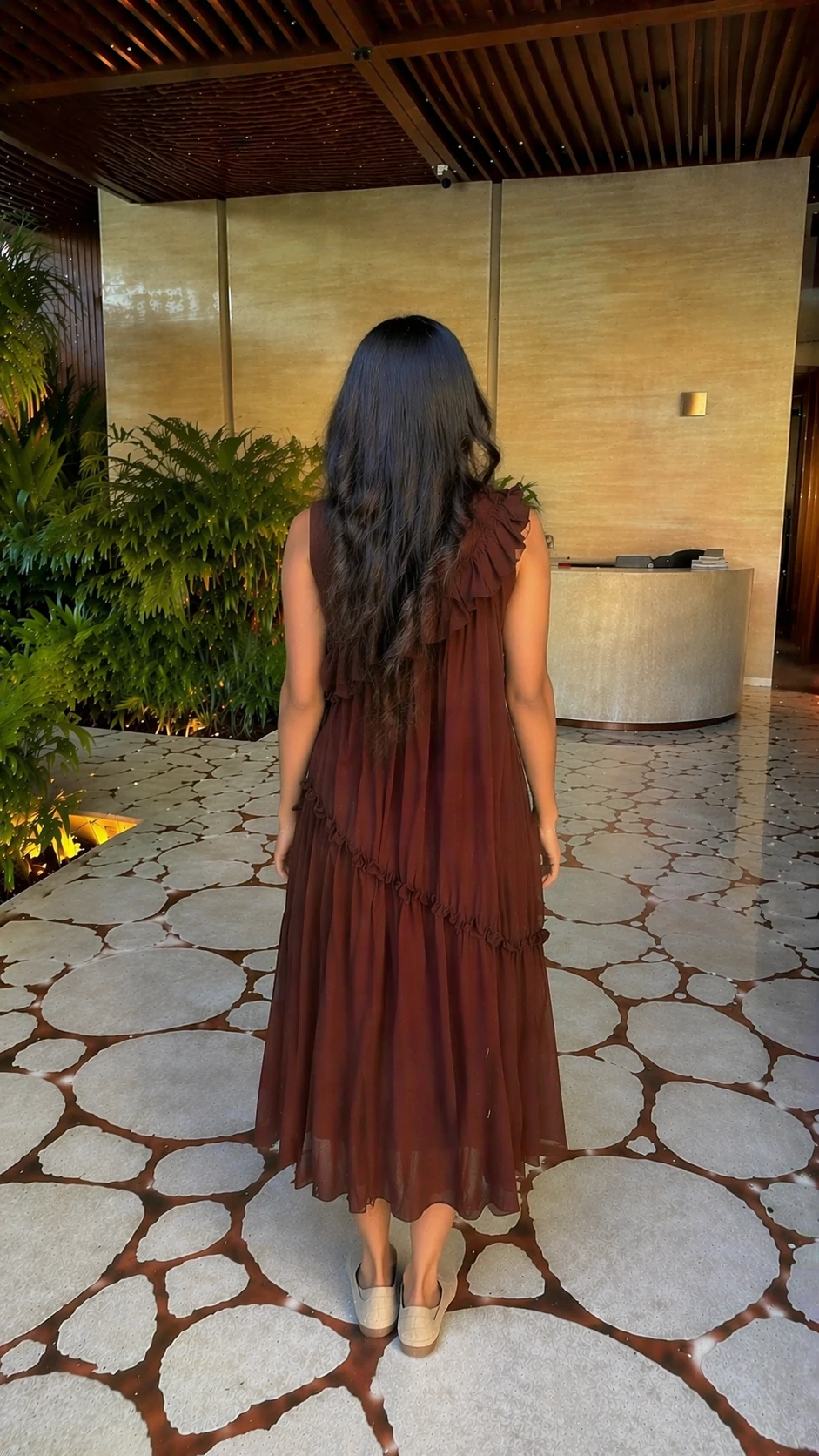 Robe longue fluide à volants - Marron - 2